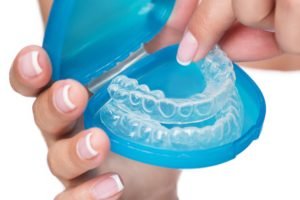 Cómo limpiar férula dental