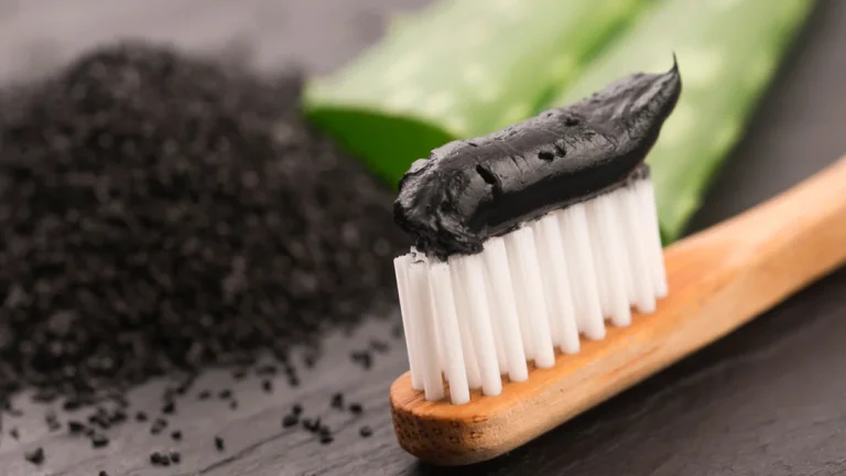 Pasta de dientes con carbón activado